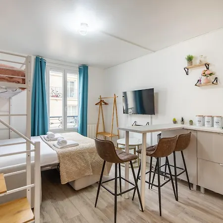 Deal! Modern In Vibrant Area Only 5 Minutes By Walk To Metro - Location アパート パリ