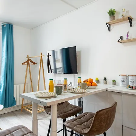 Deal! Modern In Vibrant Area Only 5 Minutes By Walk To Metro - Location * パリ