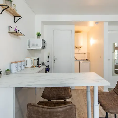 Deal! Modern In Vibrant Area Only 5 Minutes By Walk To Metro - Location アパート