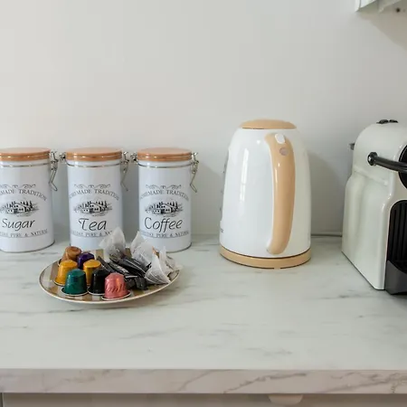 Deal! Modern In Vibrant Area Only 5 Minutes By Walk To Metro - Location * パリ